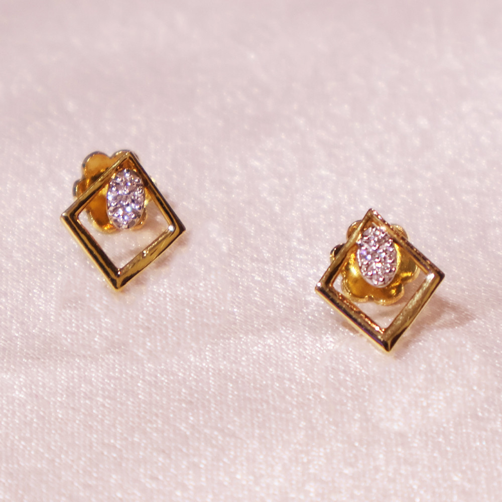 DIAMOND STUD